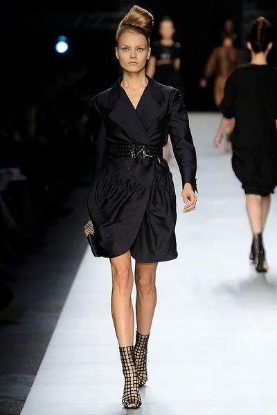 Look 9